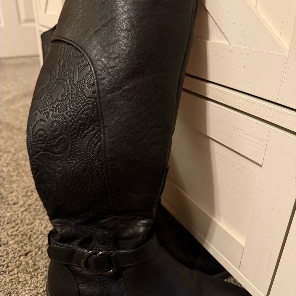 Easy Spirit Black Heeled Boots